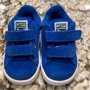 EUC Royal blue suede puma baby shoes size 4C
